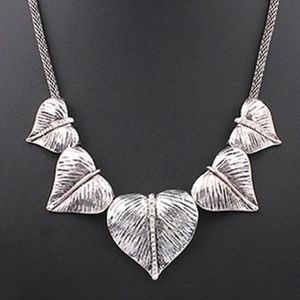 Elegant Silver Leave Statement Necklace